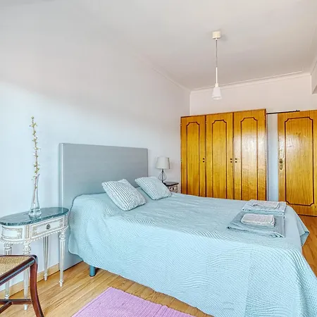 Over The Rainbow Apartment *