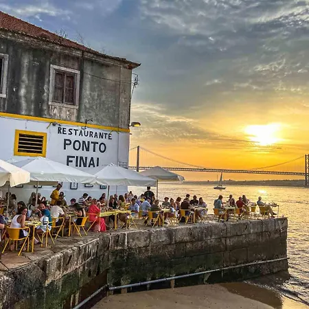 Appartement Only 10 Min From Lisbon City Centre, 15 Min Driving From The Beaches! Almada