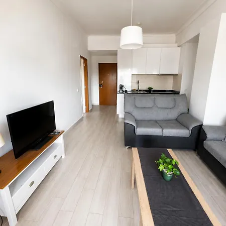Only 10 Min From Lisbon Centre, 15 Min Driving From The Beaches! شقة *