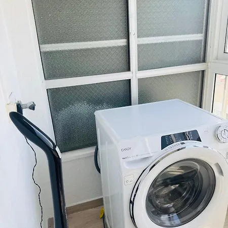 Only 10 Min From Lisbon Centre, 15 Min Driving From The Beaches! شقة *