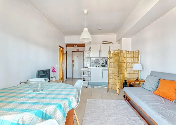 Daire Over The Rainbow