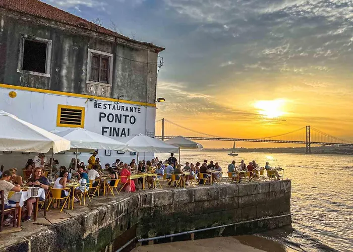 Daire Over The Rainbow Almada