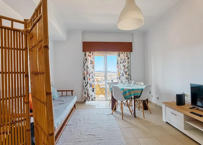 Over The Rainbow Almada