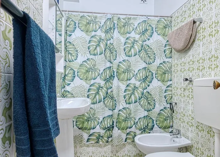 Over The Rainbow Daire